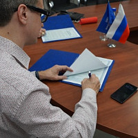 Подписание соглашения между холдингом "ЕвроМедиа" и АНО "Центр развития молодежного предпринимательства "ЛИБИ"