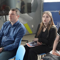 Сотрудники международного холдинга "ЕвроМедиа" на встрече с  Владимиром Соловьевым  председателем Союза журналистов России,в рамках работы «Инфорума»