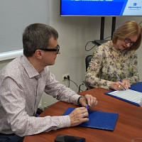 Подписание соглашения между холдингом "ЕвроМедиа" и АНО "Центр развития молодежного предпринимательства "ЛИБИ"
